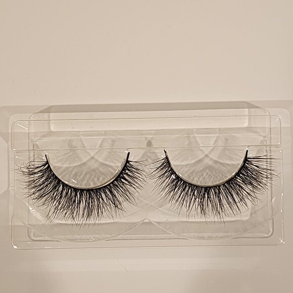 BRAND New!! Flutter KELSEY MINK Eyelashes Dimensional (2 pairs) - Picture 2 of 5